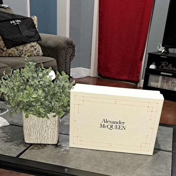 Alexander McQueen Shoe Box - Picture 8 of 11